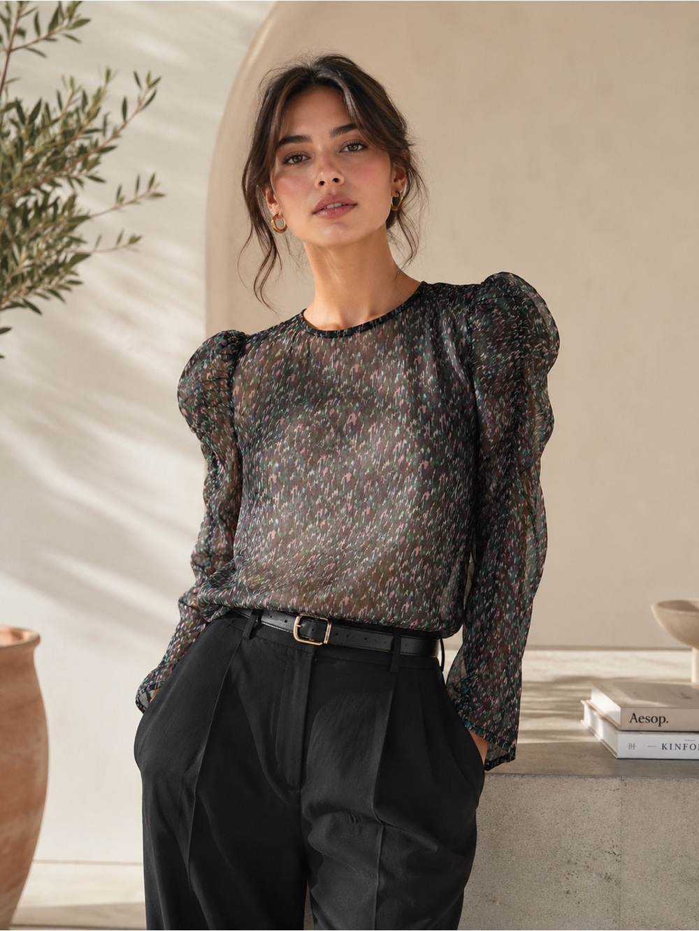 NWT Banana Republic Factory ‘Ruched-Shoulder Blouse’ in “Black Multi” Size Small